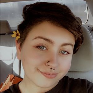 Meet your Posher, Delanee